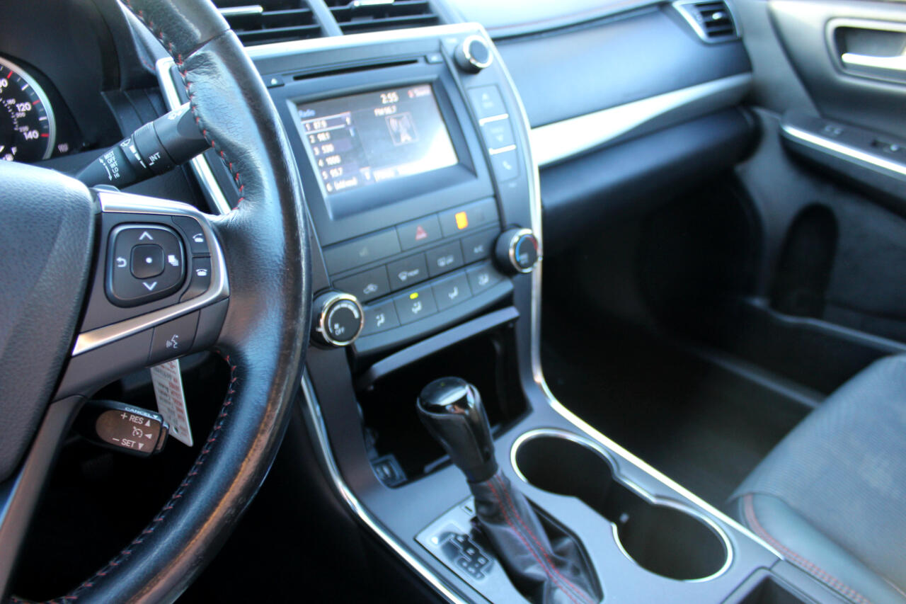 Toyota Camry SE 2016