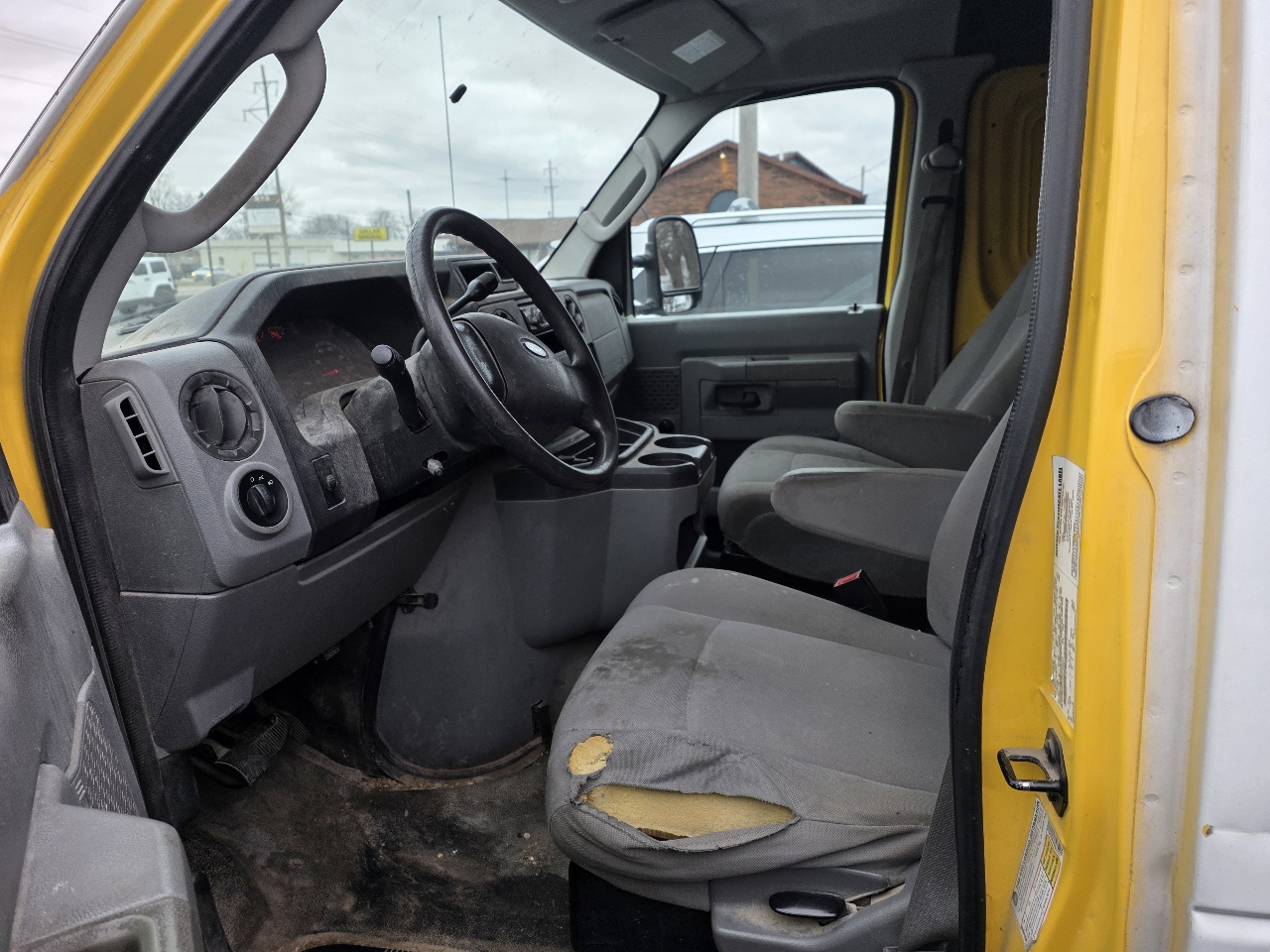 Ford Econoline E-250 2011