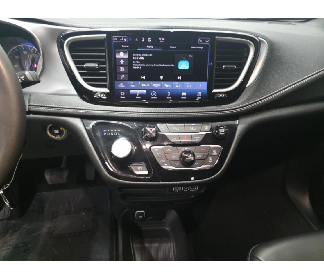 Chrysler Pacifica Touring L 2023