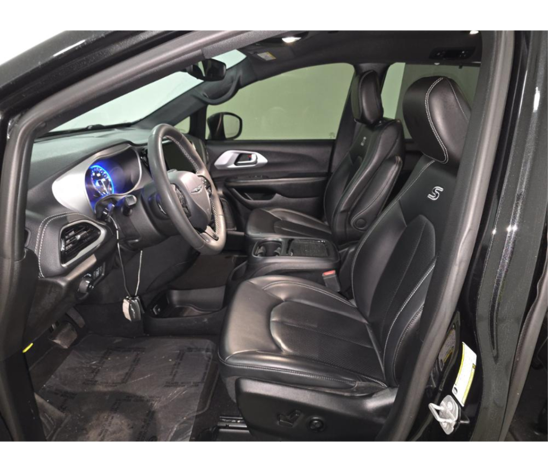 Chrysler Pacifica Touring L 2023