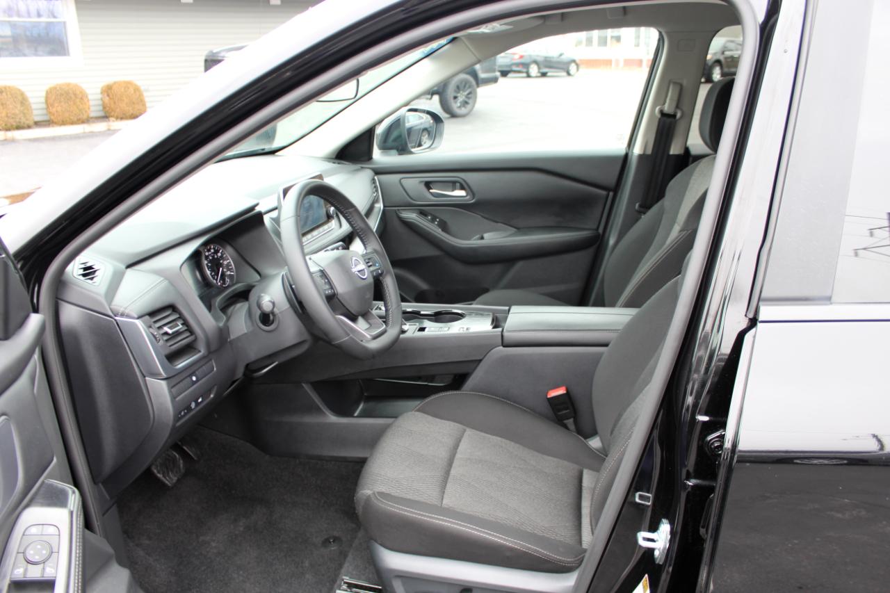 Nissan Rogue SV 2025