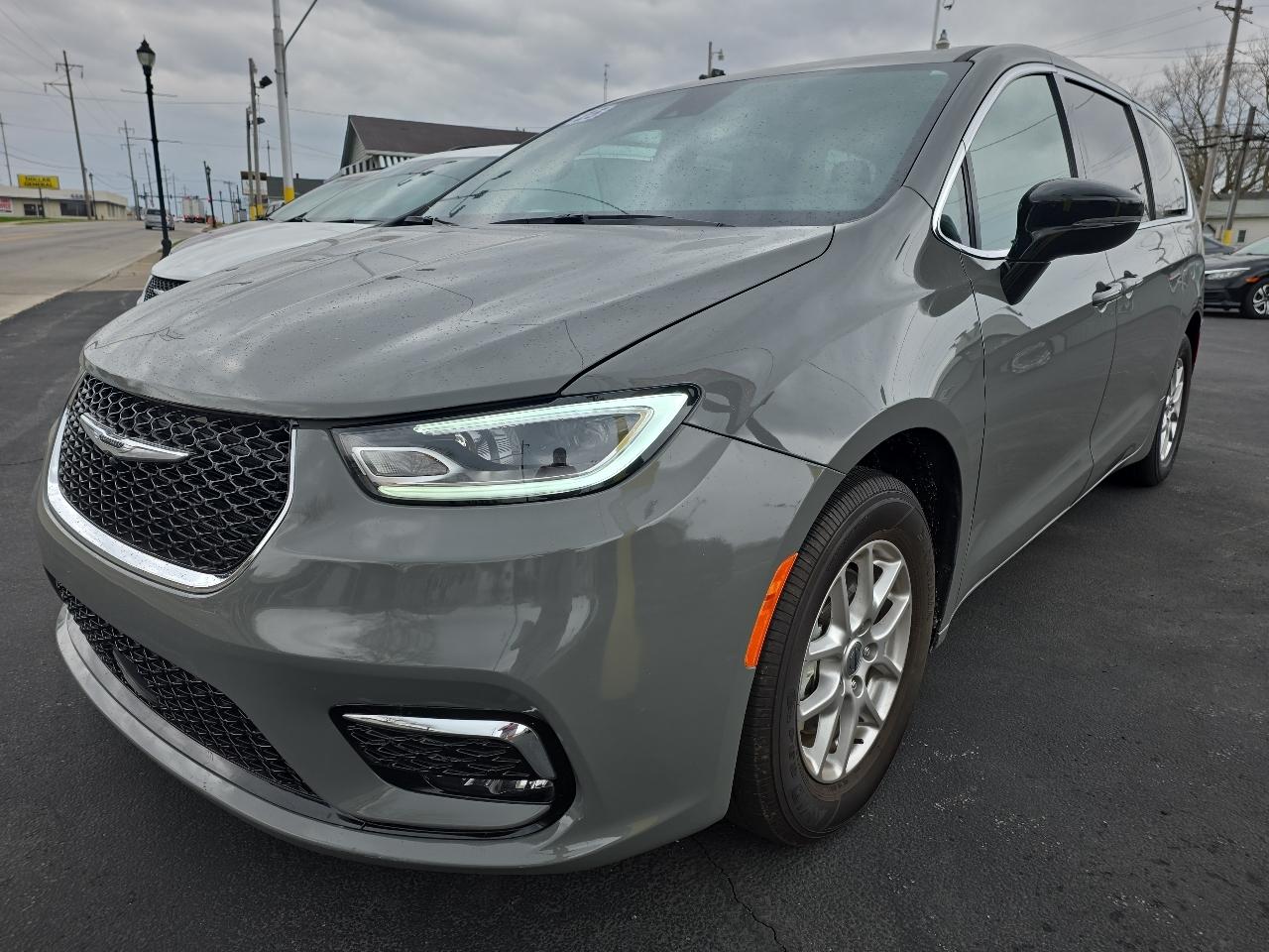 Chrysler Pacifica Select FWD 2025