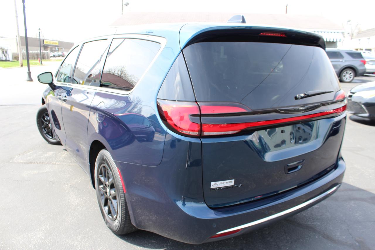 Chrysler Pacifica Touring L FWD 2024