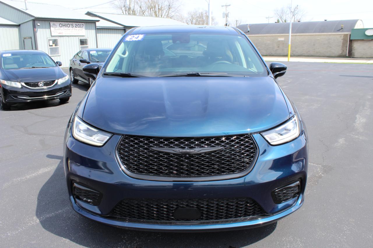 Chrysler Pacifica Touring L FWD 2024