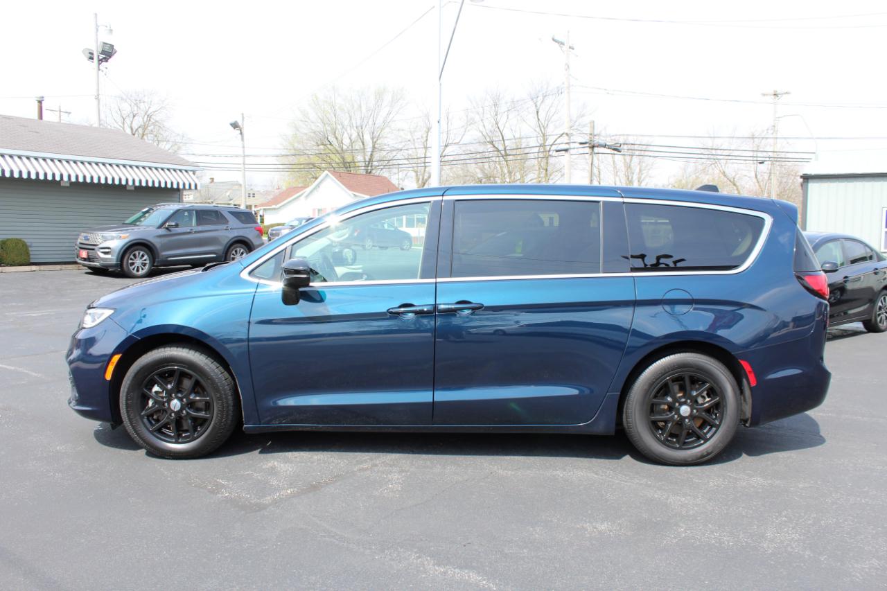 Chrysler Pacifica Touring L FWD 2024