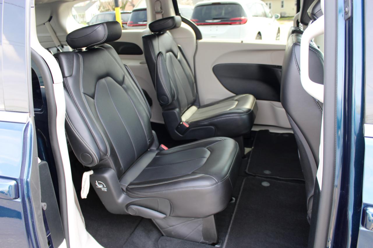 Chrysler Pacifica Touring L FWD 2024