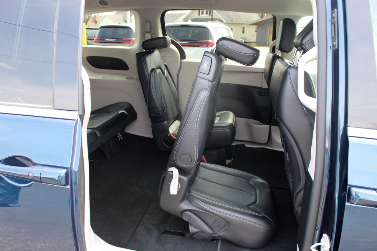 Chrysler Pacifica Touring L FWD 2024