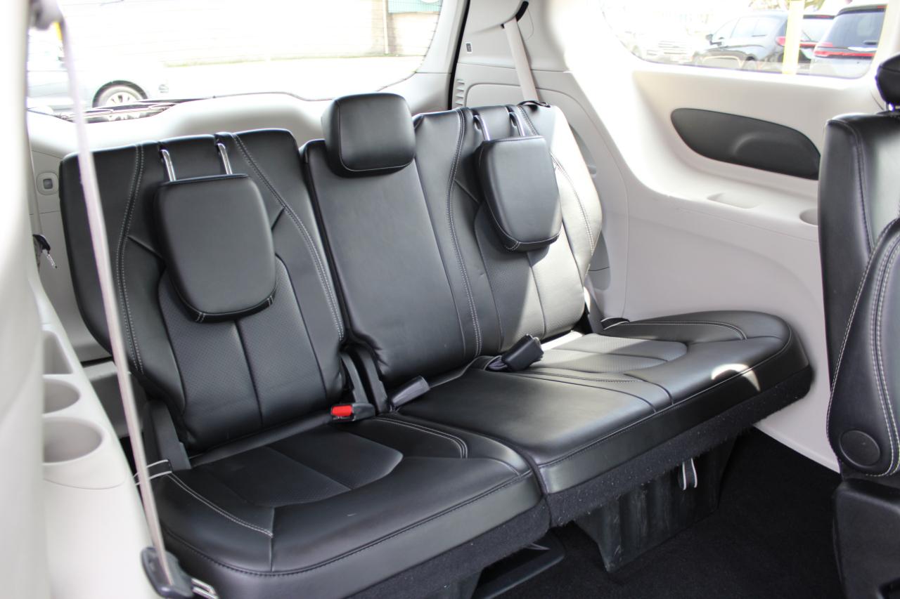 Chrysler Pacifica Touring L FWD 2024