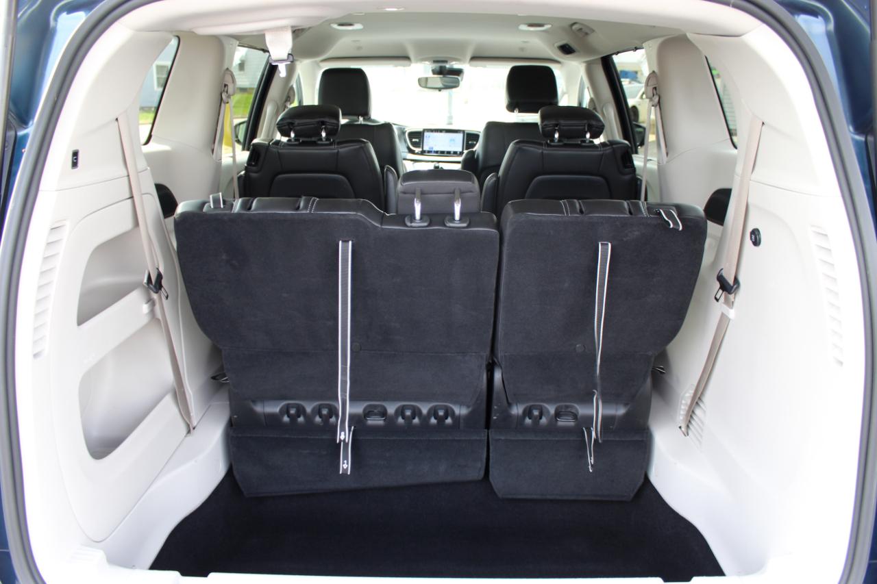 Chrysler Pacifica Touring L FWD 2024