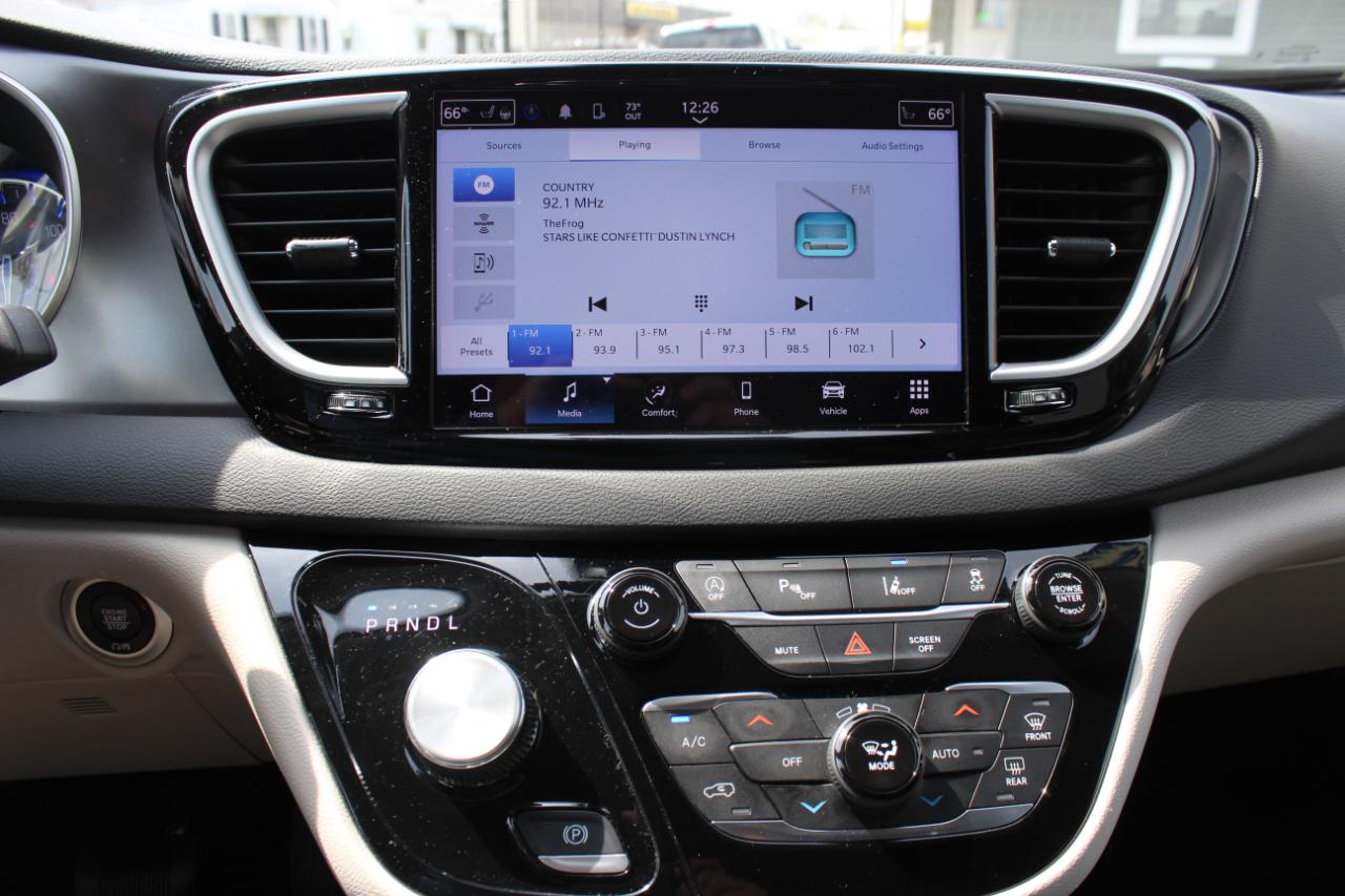 Chrysler Pacifica Touring L FWD 2024