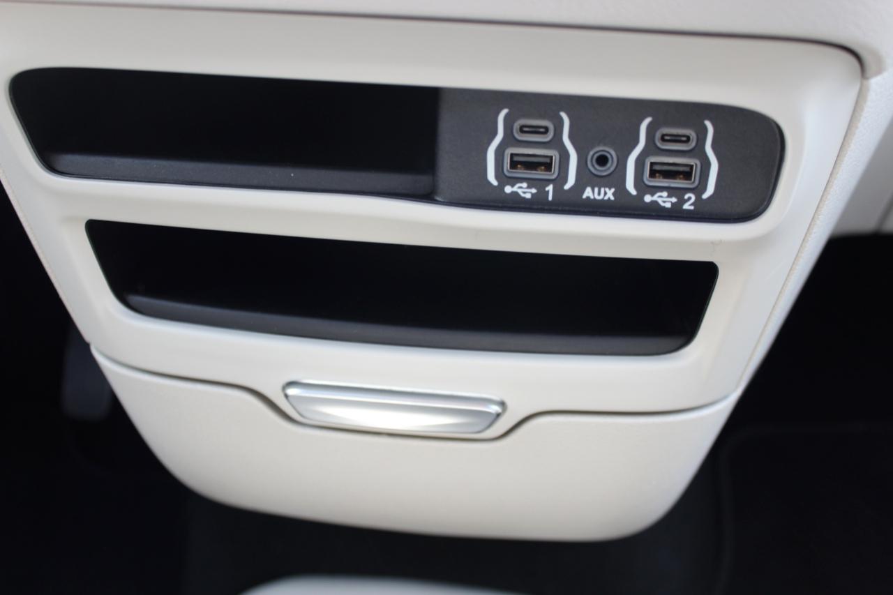 Chrysler Pacifica Touring L FWD 2024