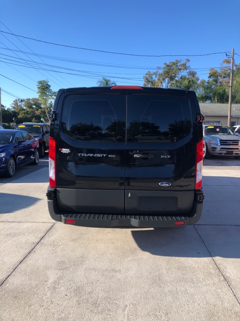 Ford Transit 150 Wagon Low Roof XL w/Sliding Pass. 130-in. WB 2018