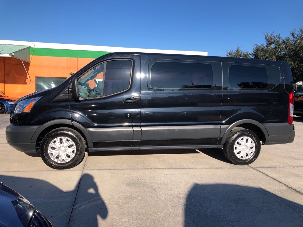 Ford Transit 150 Wagon Low Roof XL w/Sliding Pass. 130-in. WB 2018