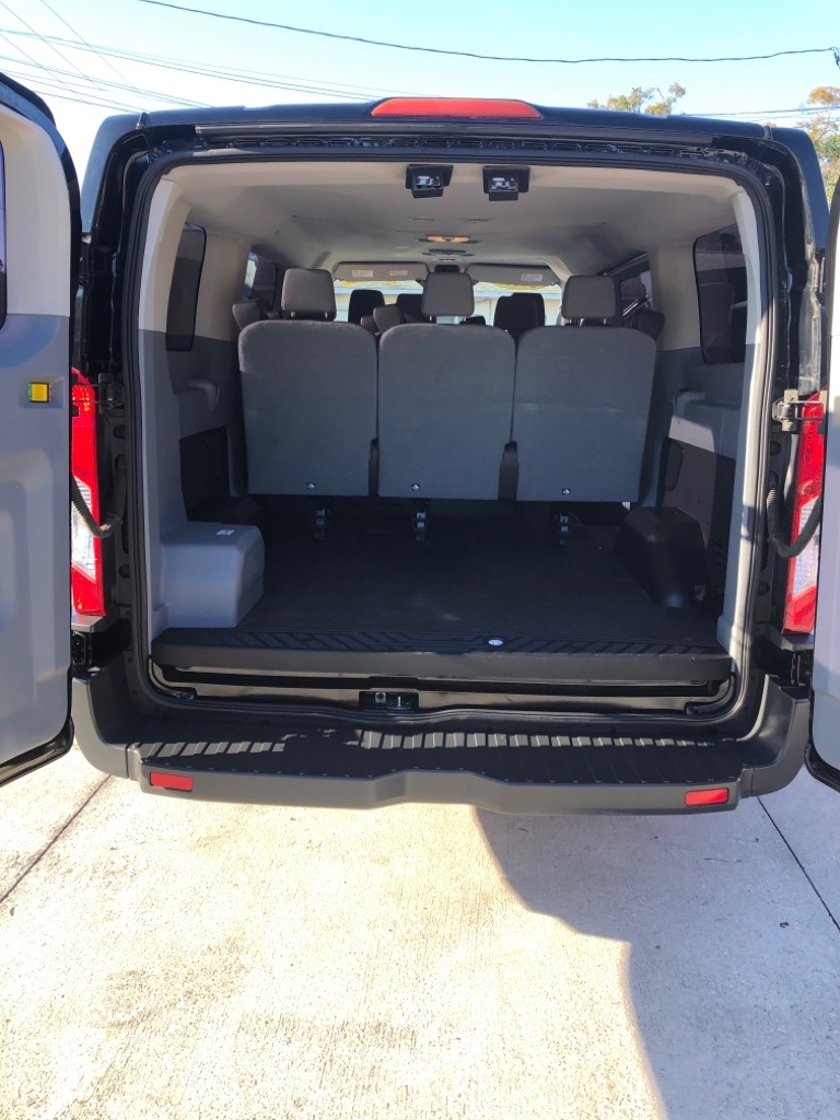 Ford Transit 150 Wagon Low Roof XL w/Sliding Pass. 130-in. WB 2018