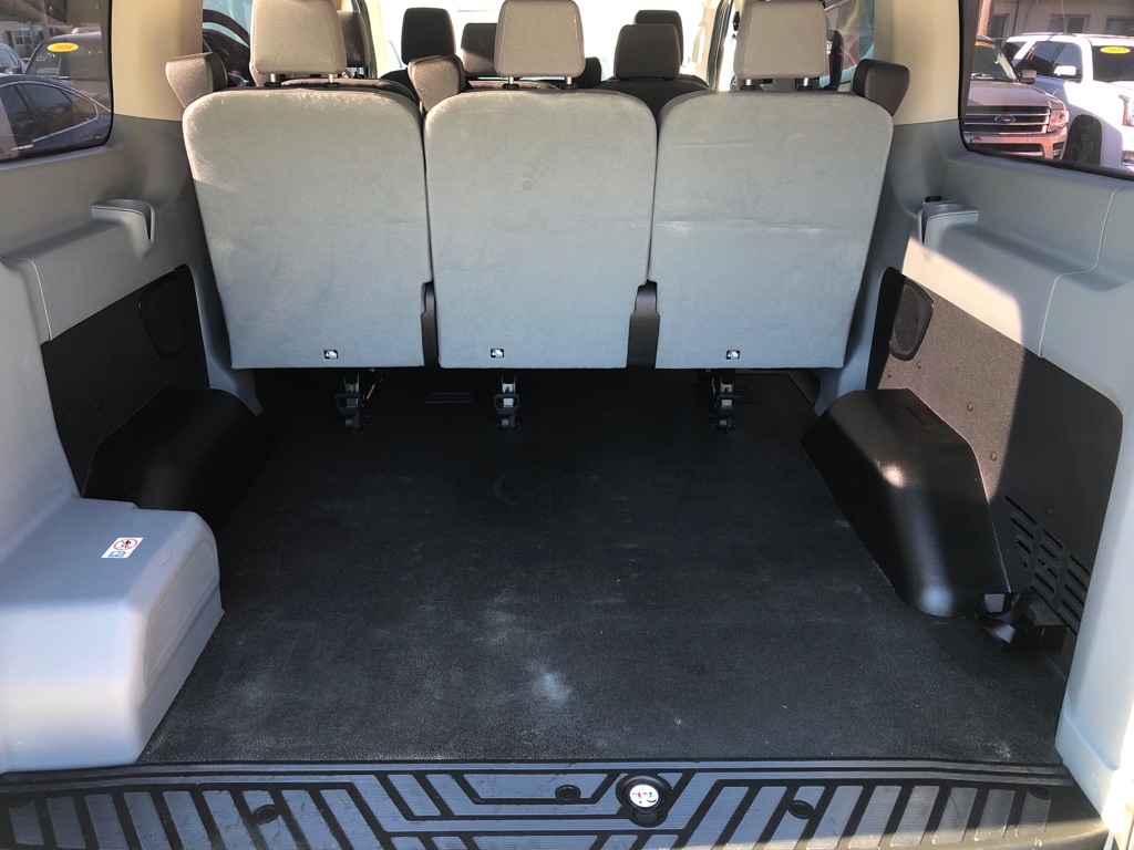 Ford Transit 150 Wagon Low Roof XL w/Sliding Pass. 130-in. WB 2018