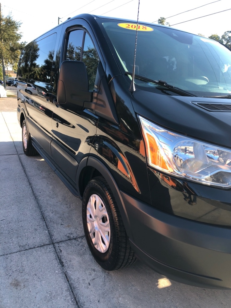 Ford Transit 150 Wagon Low Roof XL w/Sliding Pass. 130-in. WB 2018