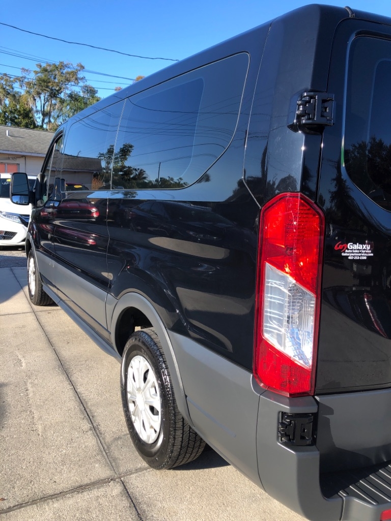 Ford Transit 150 Wagon Low Roof XL w/Sliding Pass. 130-in. WB 2018