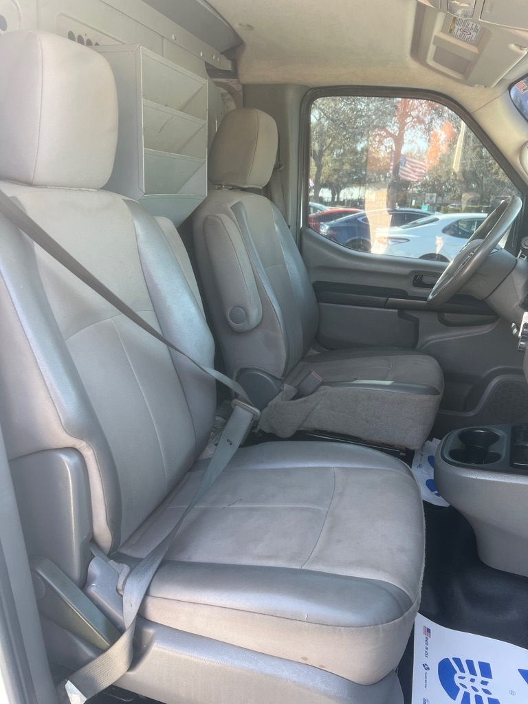 Nissan NV Cargo 2500 HD SV V6 2016