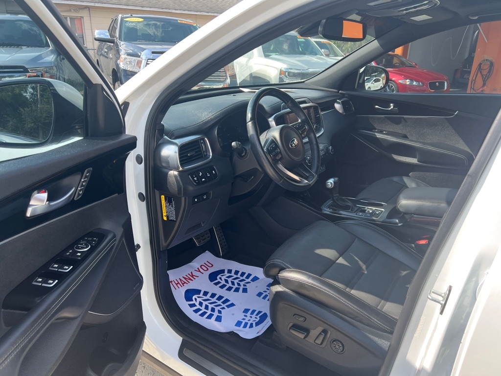 Kia Sorento SX V6 AWD 2017 Kia Sorento SX V6 AWD 2017