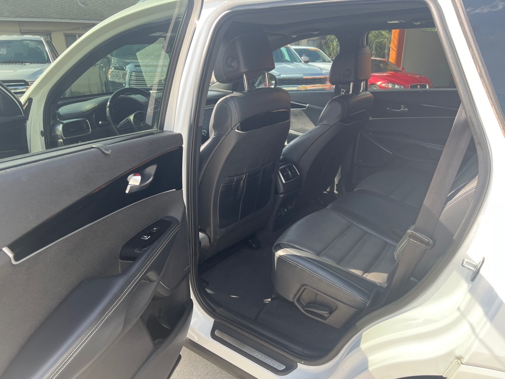 Kia Sorento SX V6 AWD 2017 Kia Sorento SX V6 AWD 2017