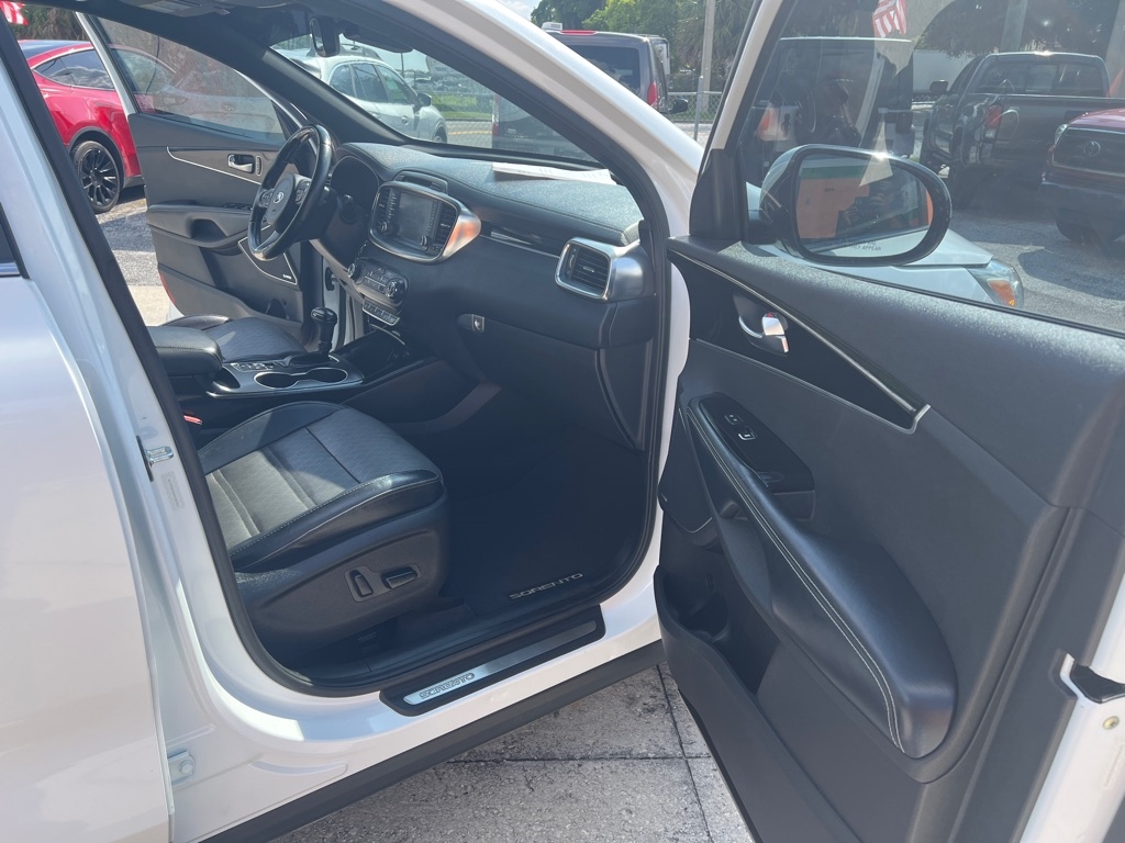 Kia Sorento SX V6 AWD 2017 Kia Sorento SX V6 AWD 2017