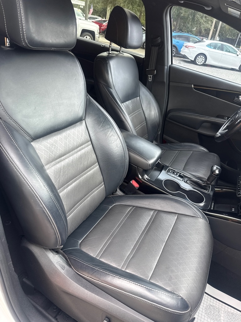 Kia Sorento SX V6 AWD 2017 Kia Sorento SX V6 AWD 2017