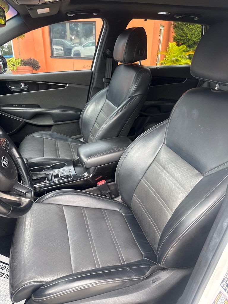 Kia Sorento SX V6 AWD 2017 Kia Sorento SX V6 AWD 2017