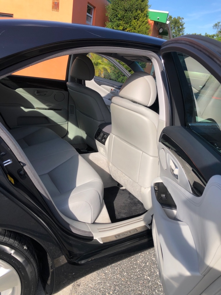 Lexus LS 460 Luxury Sedan 2011 Lexus LS 460 Luxury Sedan 2011