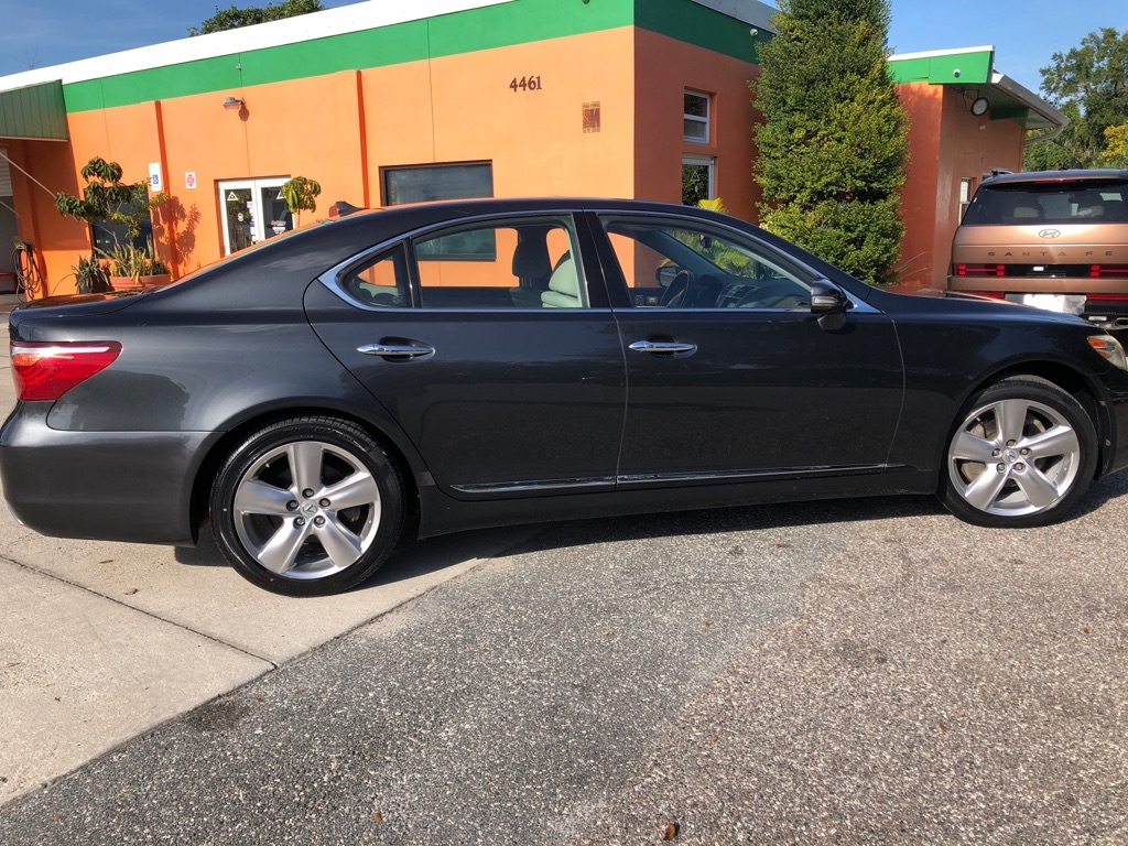 Lexus LS 460 Luxury Sedan 2011