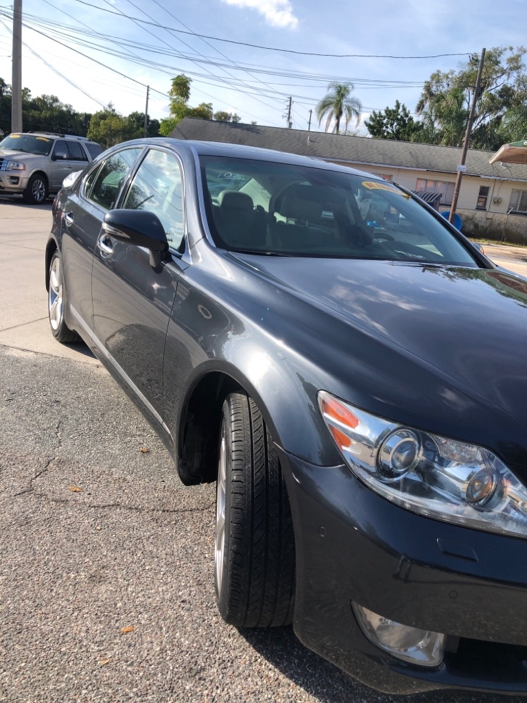 Lexus LS 460 Luxury Sedan 2011