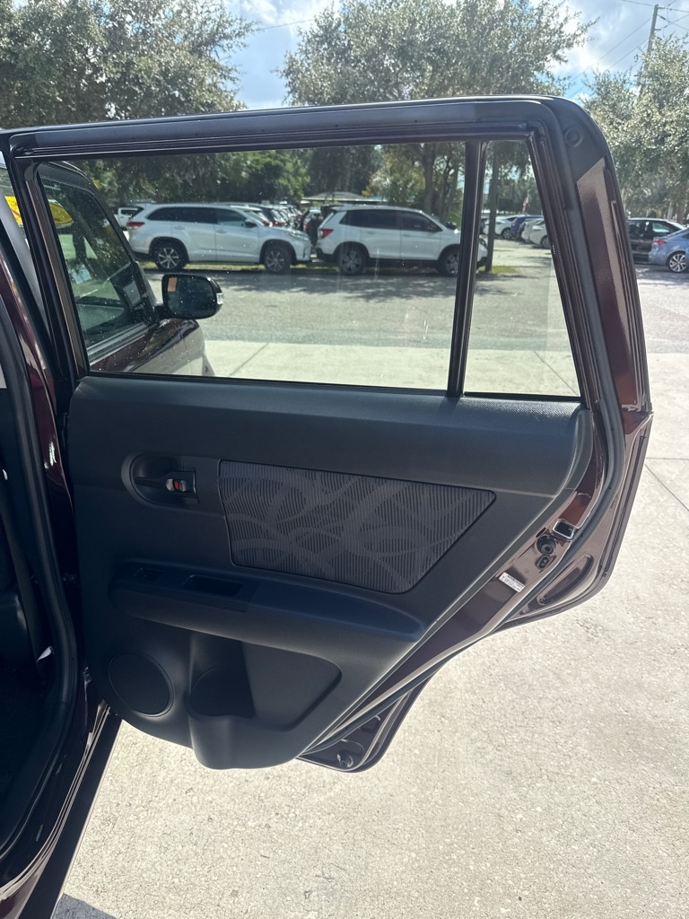 Scion xB 5dr Wgn Auto (Natl) 2011