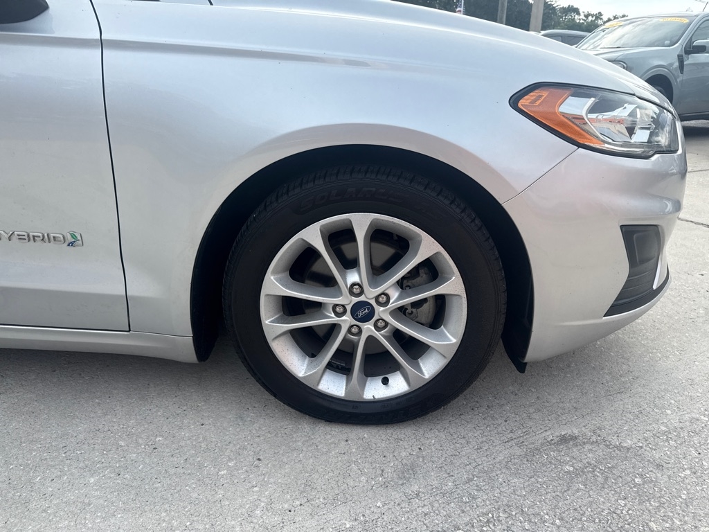 Ford Fusion Hybrid SE FWD 2019