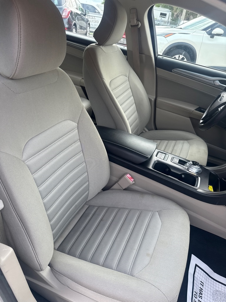 Ford Fusion Hybrid SE FWD 2019