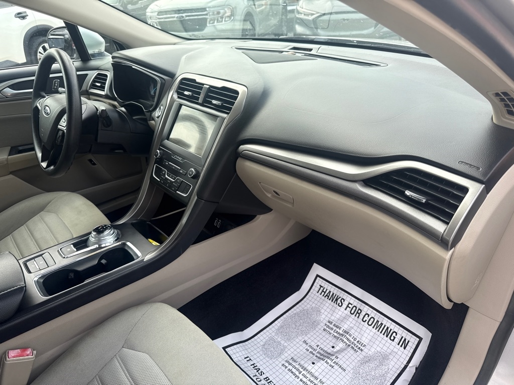 Ford Fusion Hybrid SE FWD 2019