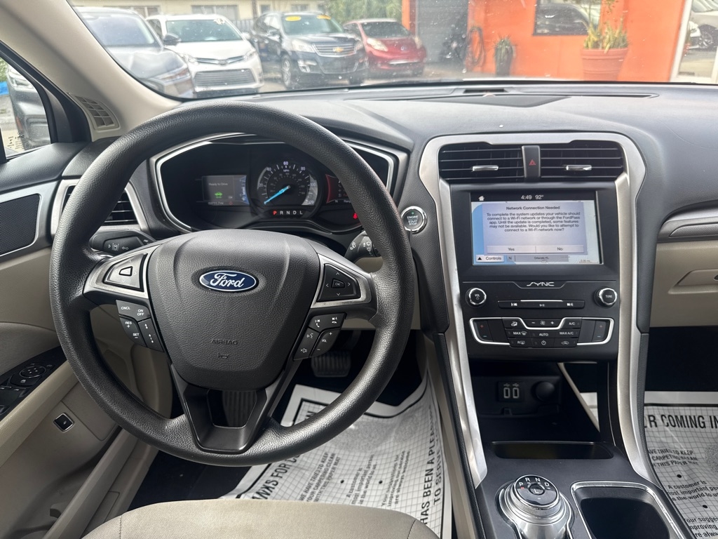 Ford Fusion Hybrid SE FWD 2019