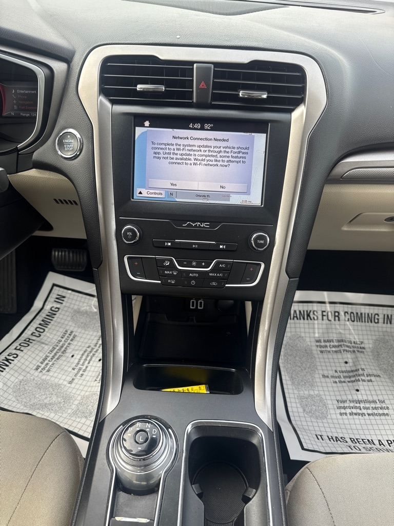 Ford Fusion Hybrid SE FWD 2019