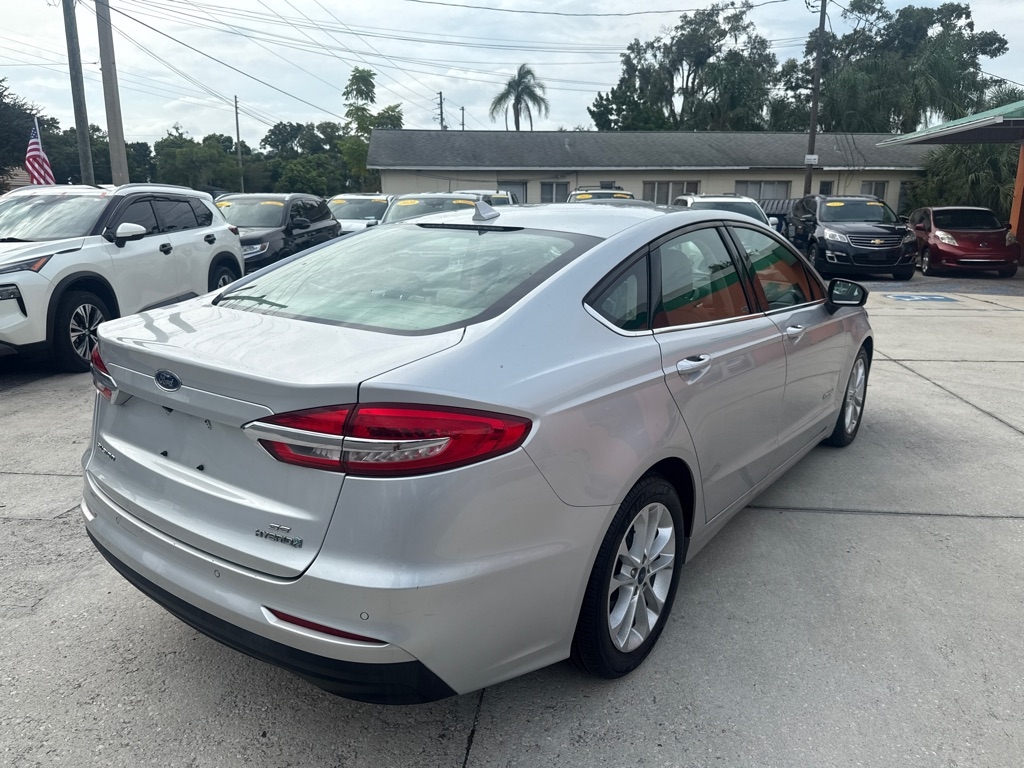 Ford Fusion Hybrid SE FWD 2019