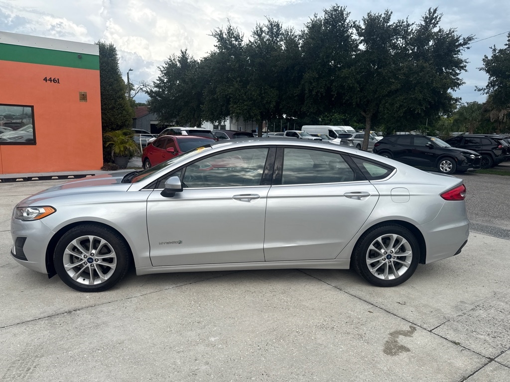 Ford Fusion Hybrid SE FWD 2019