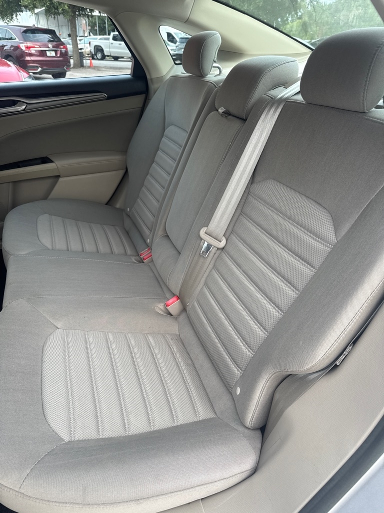 Ford Fusion Hybrid SE FWD 2019