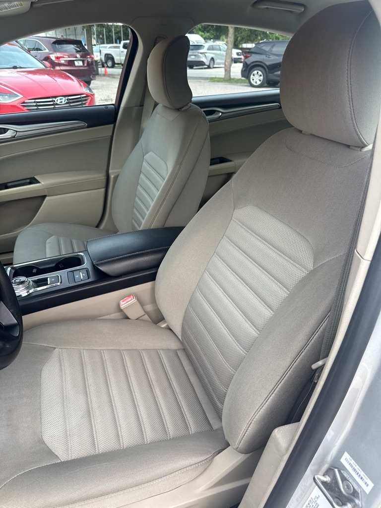 Ford Fusion Hybrid SE FWD 2019