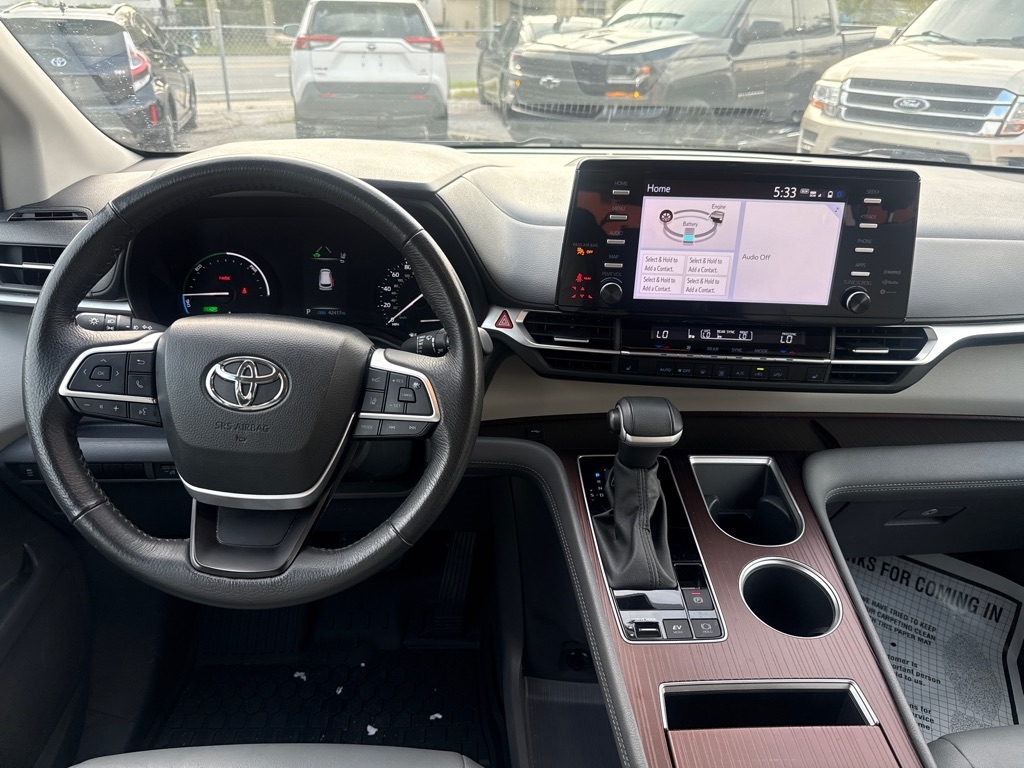 Toyota Sienna XLE FWD 8-Passenger (Natl) 2024