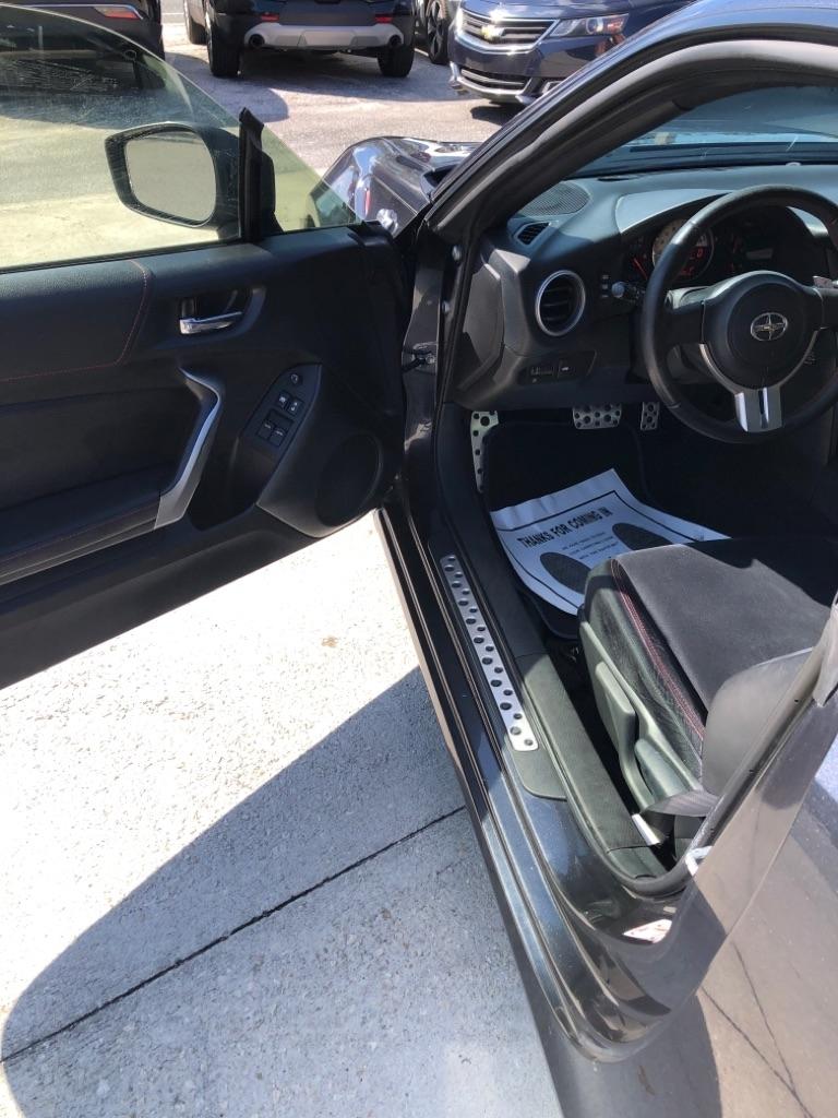 Scion FR-S 2dr Cpe Man (Natl) 2013