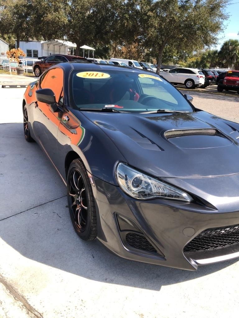 Scion FR-S 2dr Cpe Man (Natl) 2013
