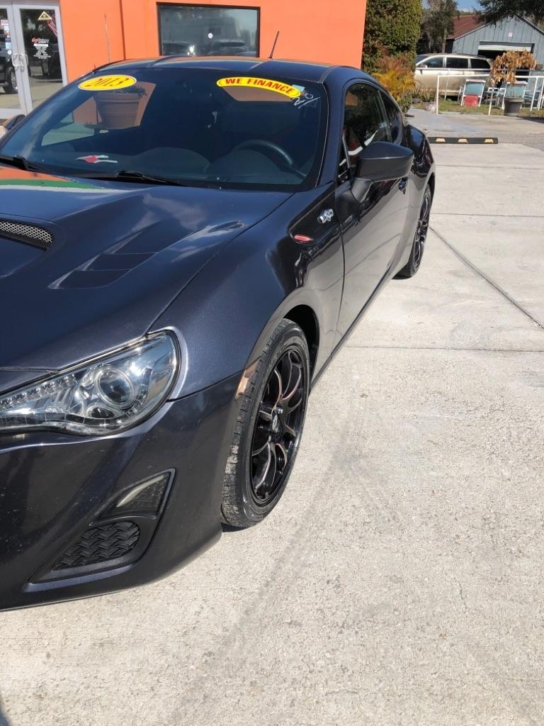 Scion FR-S 2dr Cpe Man (Natl) 2013
