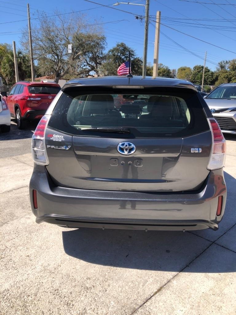 Toyota Prius V 5dr Wgn Three (Natl) 2015