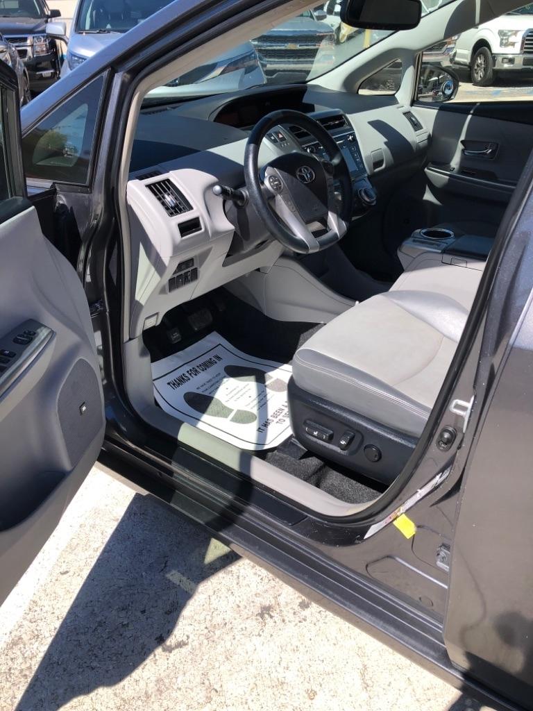 Toyota Prius V 5dr Wgn Three (Natl) 2015