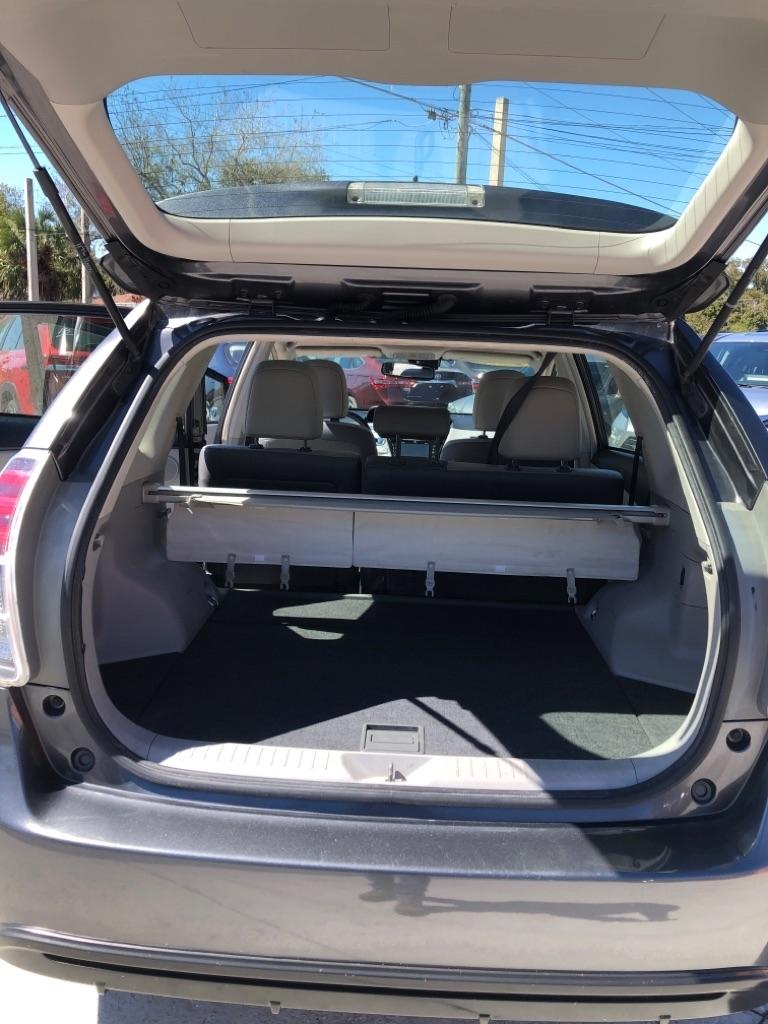 Toyota Prius V 5dr Wgn Three (Natl) 2015