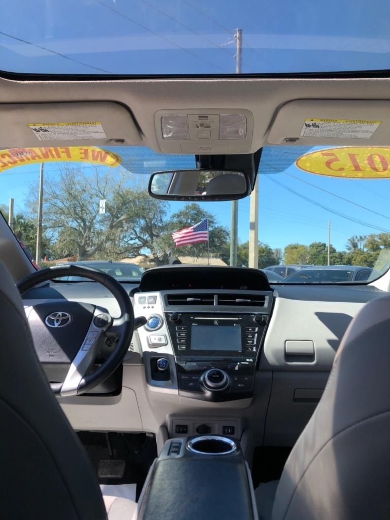 Toyota Prius V 5dr Wgn Three (Natl) 2015