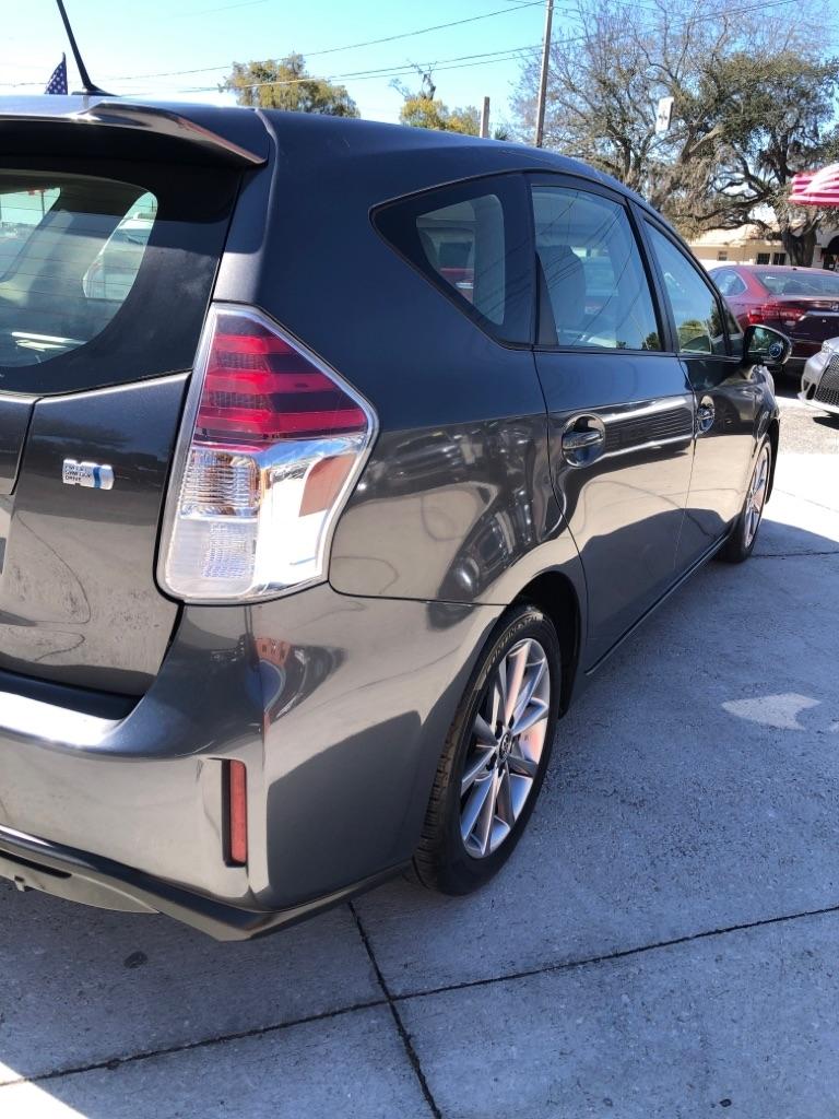 Toyota Prius V 5dr Wgn Three (Natl) 2015