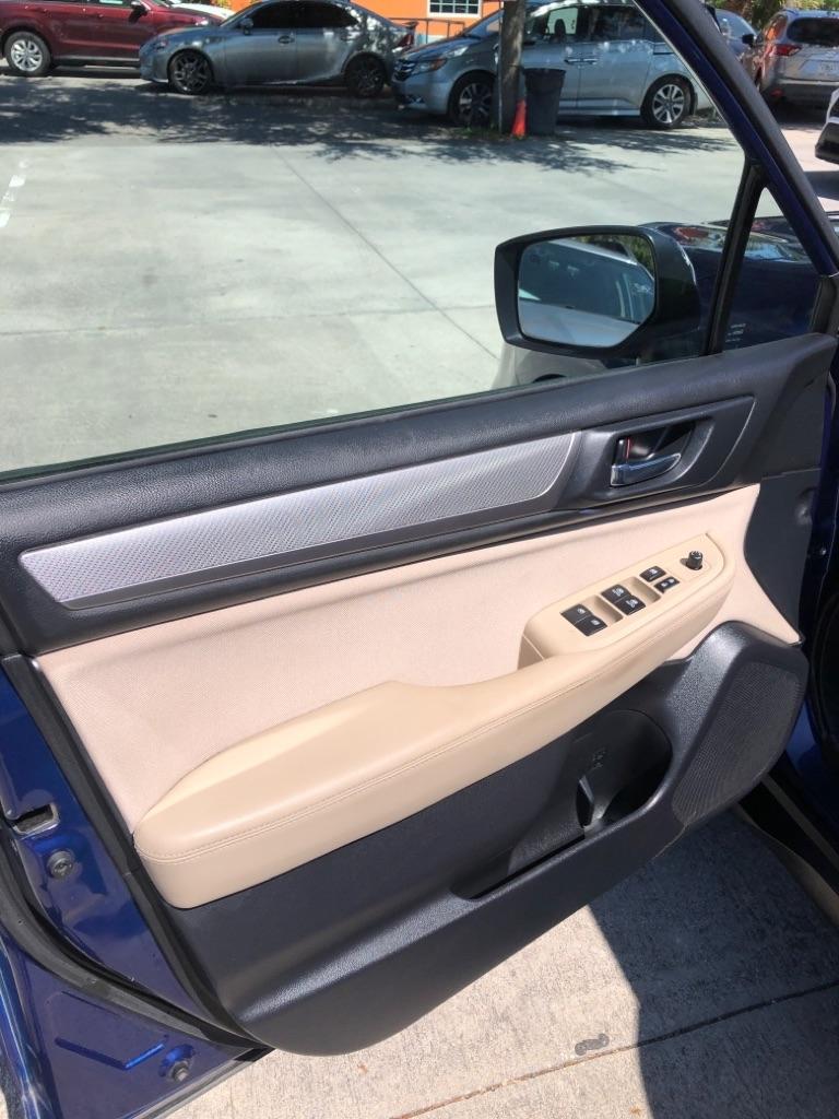 Subaru Outback 4dr Wgn 2.5i Premium PZEV 2015